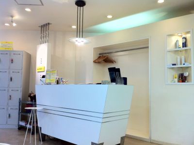 【京阪守口駅】≪月給27万円≫≪月8日休みと月6日休みの選択制≫≪平均退社18時30分≫ブランクのある美容師さんや子育てが落ち着いたママさん美容師さんも大歓迎！さらに売上に応じての手当も出るという高水準の給与体制が魅力！プライベートも大事にできる働きやすいサロン！「美容室あるる（ビヨウシツアルル）」からスタイリスト（美容師）の求人☆★