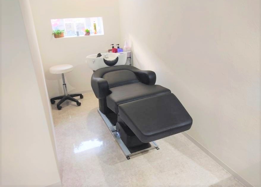 【萱島】≪マンツーマン施術≫≪スタイリストオンリーの環境≫≪デザインカラーが人気≫リーズナブルな価格帯ですが回転重視では、なくゆったりとした施術枠でマンツーマンの入客が可能!小規模少人数のオシャレサロン!「PRISM(プリズム)」からスタイリスト(美容師)の求人★★