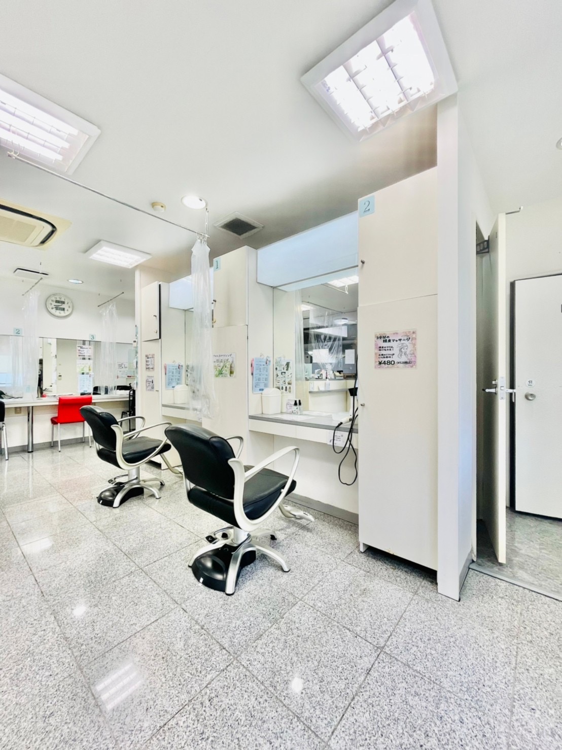 【真鶴】≪夕方5時で帰れる美容室・社会保険完備・完全週休2日制可能≫あなたの希望に合わせた働き方が可能!幅広い年代の方から愛される地域密着型のヘアサロン「美容室セレーノ 歯科大前店(ビヨウシツセレーノシカダイマエテン)」からスタイリスト(美容師)の求人☆★