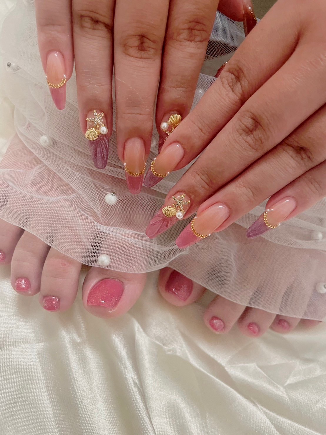 【京都市役所前】ご希望に合わせて雇用形態が選択可能！！≪最後のお客さんが入らなければ17:30～18:30退勤可能≫≪土日休みや連休もOK≫≪社会保険や飲食手当など充実の福利厚生≫SNSで話題！！インフルエンサーに人気のアイラッシュサロン「nail salon Ribbon（ネイルサロンリボン）」からネイリスト（ネイル）の求人★☆★