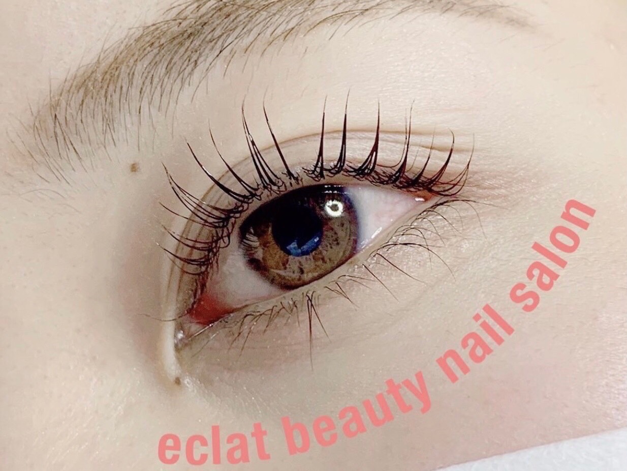 【枚方市駅】≪髪型ネイル自由≫≪16時までの勤務OK≫≪扶養内の勤務もOK≫ネイリスト、アイリストの兼任も可能です「eclat 枚方店（エクラヒラカタテン）」よりアイリスト（アイデザイナー・まつ毛エクステ）の求人☆★