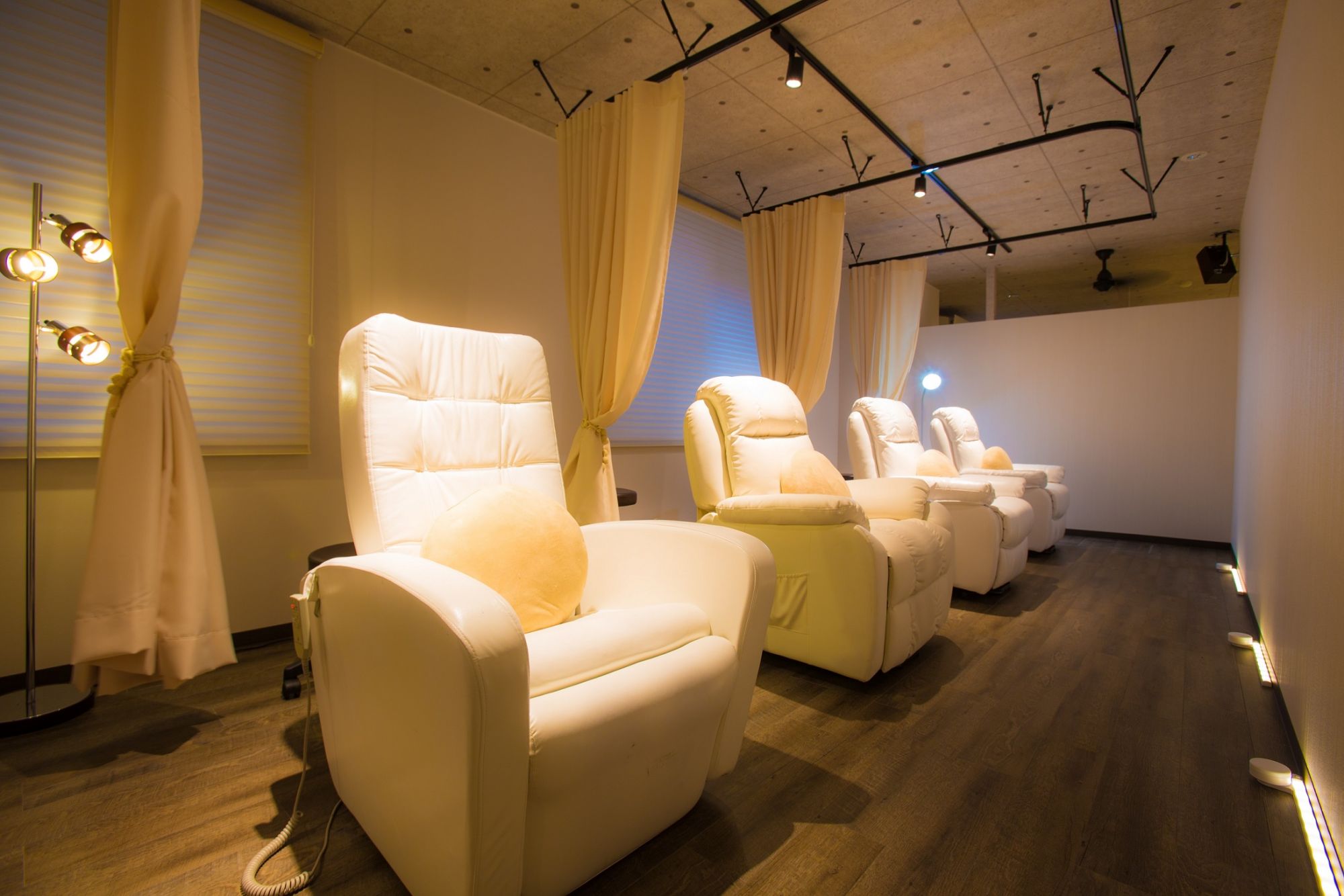 【薬院】≪社会保険完備≫入客好調のためスタッフ大募集!高収入、充実した福利厚生が整っています。あなたの経験を活かしてサロンで活躍しませんか?『Pace-se Girls(パーチェスガールズ)』からアイリスト(アイデザイナー・まつ毛エクステ)の求人☆☆