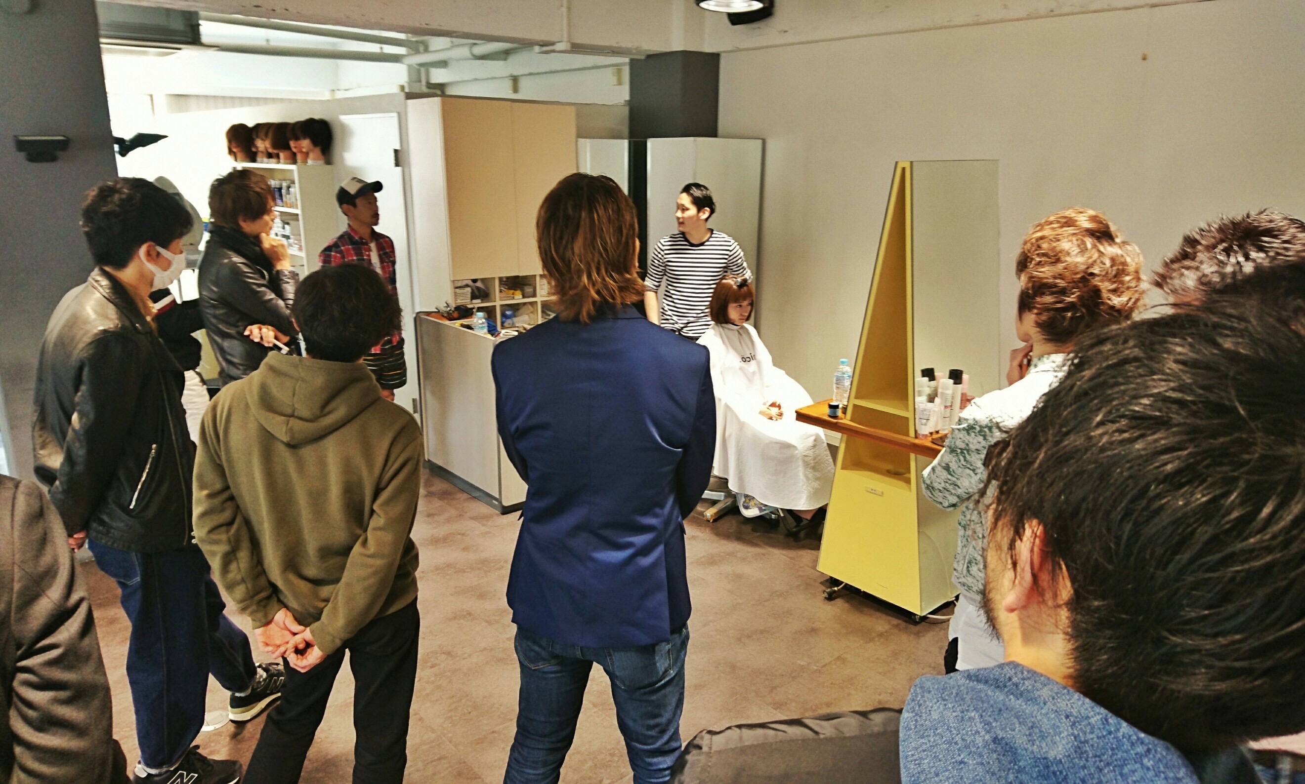 【姫路駅】≪月給22万円スタート≫≪社会保険完備≫≪月1日日曜休みOK≫≪平均退社19時過ぎ≫≪時間外の朝礼、ミーティング一切なし≫明るいスタッフばかりで働きやすさ◎スタッフを一番に考える社風で長く勤務してもらえる環境です!「unico.+ (ウニコプラス)」からアシスタント(美容師)の求人★☆★