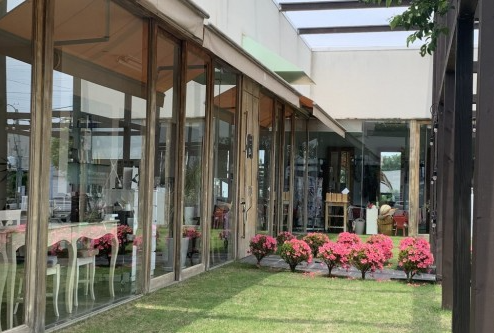 【新伊勢崎】◇マツエク、着付け、メイクも学べる・18時までの営業時間・日曜休みあり・有給休暇あり・住宅手当あり・社会保険完備◇美容業界ではまだまだ少ない、ホワイトな待遇面を用意！コンパクトな労働時間でしっかり稼げるシステムでやりがいバッチリ！「SHAMPOO 伊勢崎ひろせ店（シャンプーイセサキヒロセテン）」からスタイリスト（美容師）の求人☆★