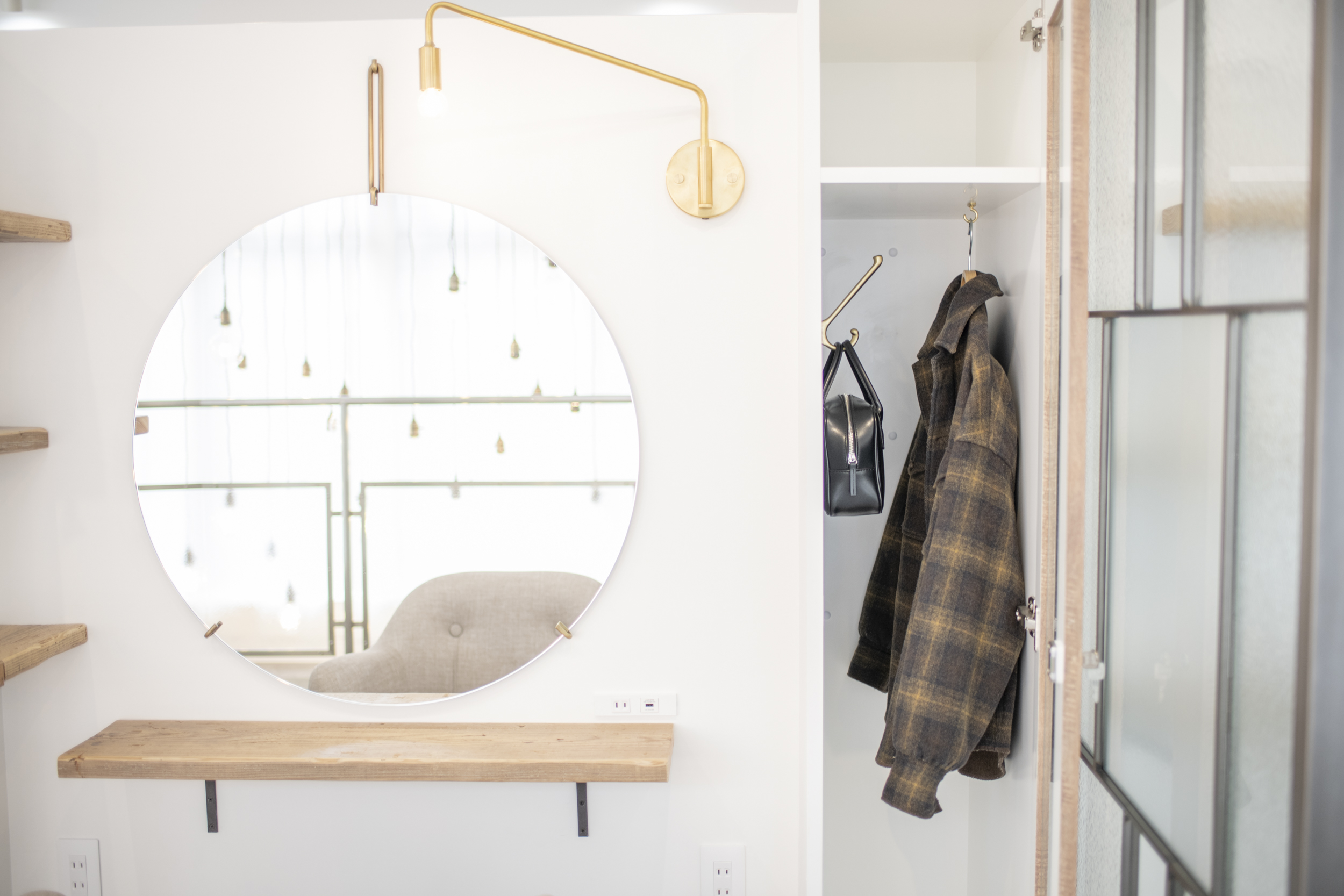 【新小岩】◆産休育休実績あり・有給取得率100％・19時までに退勤可能・社会保険完備◆半個室の店内で、ひとり一人のお客様としっかり向きえます。幅広い薬剤のラインナップも魅力の「SHEER 新小岩店（シアシンコイワテン）」からスタイリスト（美容師）の求人☆★