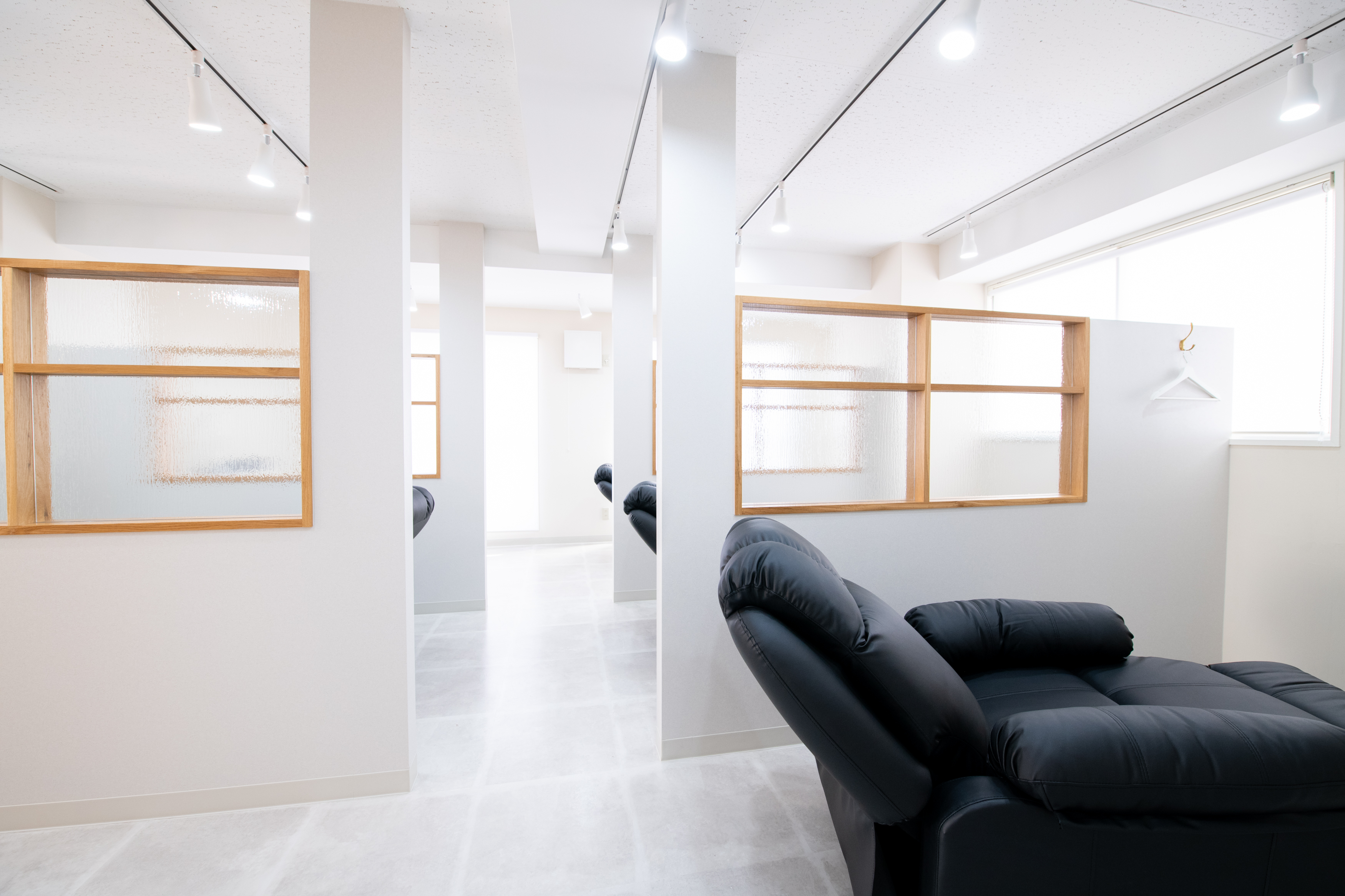 【門前仲町】≪社会保険完備≫≪服装ネイル髪色自由≫≪有給休暇あり≫≪独立・開業支援あり≫≪産休育休実績あり≫8割以上のスタッフが未経験での入社！充実の研修制度が人気です！「llia 門前仲町店（リアモンゼンナカチョウテン）」からアイリスト（まつげエクステ・まつげパーマ・アイブロウ）の求人☆☆