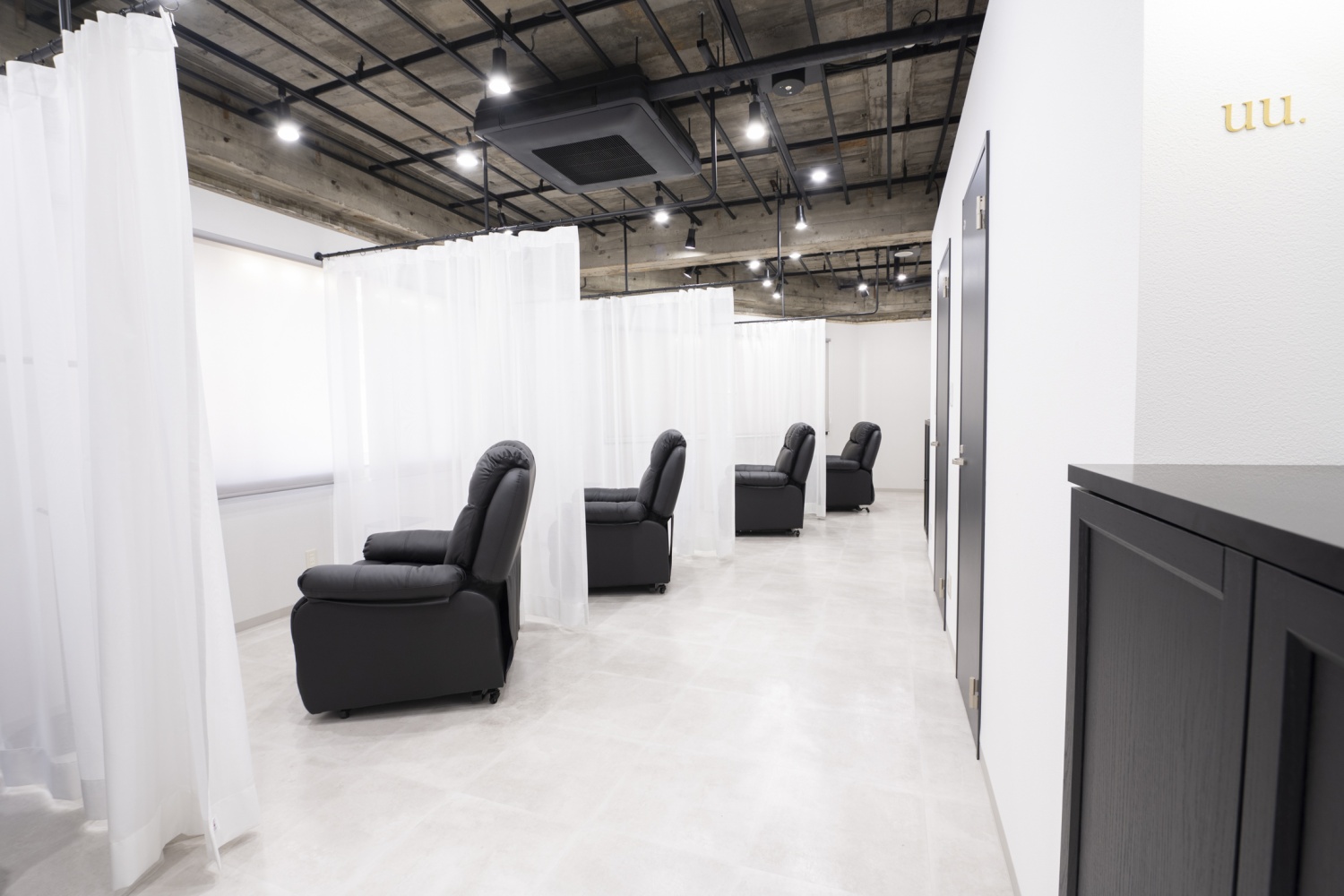 【新越谷】≪社会保険完備≫≪服装ネイル髪色自由≫≪有給休暇あり≫≪独立・開業支援あり≫≪産休育休実績あり≫8割以上のスタッフが未経験での入社！充実の研修制度があるので安心して技術が身に付きます！「uu 新越谷店（ウユシンコシガヤテン）」からアイリスト（まつげエクステ・まつげパーマ・アイブロウ）の求人☆☆