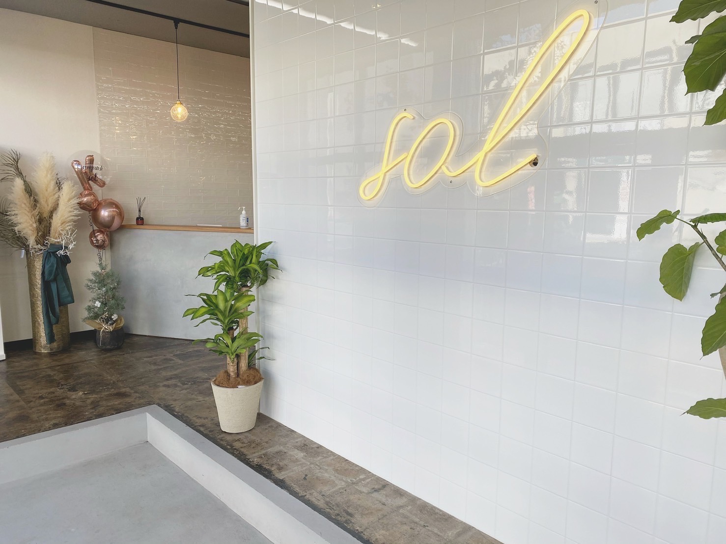 【北長瀬】≪社会保険完備≫≪土日休みどちらか相談可能≫≪平均月給30万円≫≪社内独立OK≫平均月給30~50万円以上を目指せる!実力派スタイリストが多数在籍、外部講習などスキルアップサポートがある環境!ヘアサロン「sol(ソル)」からスタイリスト(美容師)の求人☆★