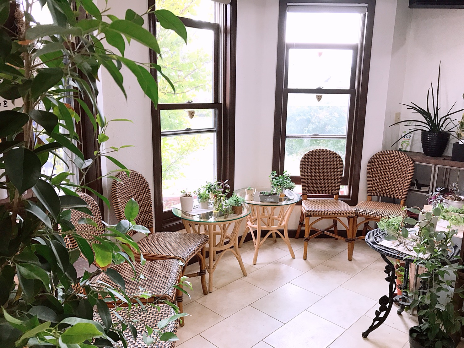 【南松本】◆産休育休実績あり・早めの退社時間・社会保険完備・住宅手当あり・着付けやメイクも学べる◆ライフステージが変わっても活躍し続けられる環境が魅力です！個人店だからこそ実現できる働きやすさが特徴！「MESAMIES（メザミー）」からスタイリスト（美容師）の求人☆★