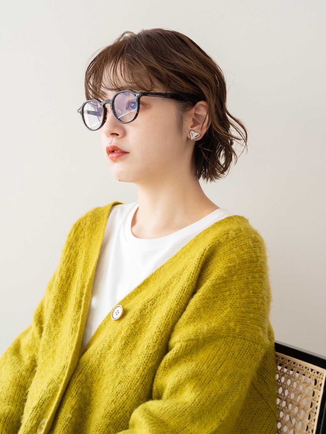 【武庫之荘】≪月給25万円/完全週休2日制/土日休みも可能/20時までに退勤可能≫少人数制で働きやすい!ライフスタイルに合わせて働ける!ショート、ボブスタイルや髪質改善、スパなどが人気のプライベートサロン「SIFTERS(シフターズ)」からスタイリスト(美容師)の求人☆★