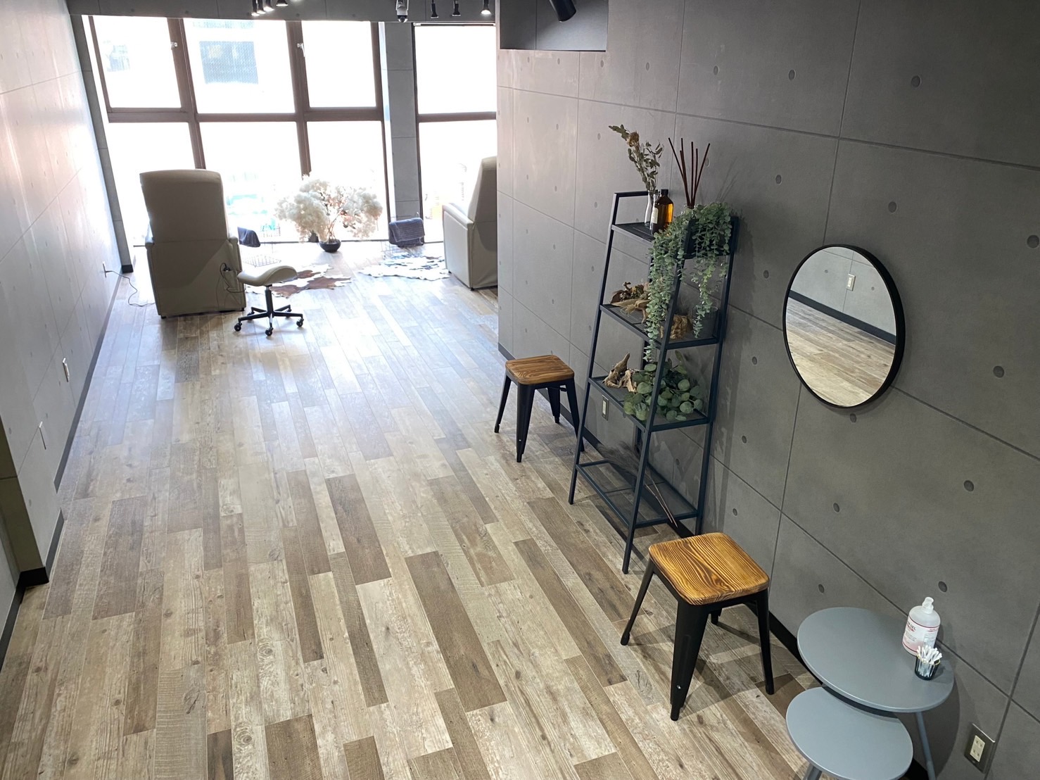 【元町】≪正社員・業務委託・パート歓迎≫≪研修期間も給与あり≫≪髪色ネイル自由≫スタイルに合わせて働き方を選択できる！メニュー豊富なアイラッシュサロン「Roco Tiara（ロコティアラ）」からアイリスト（まつげエクステ・まつげパーマ・アイブロウ）の求人★☆