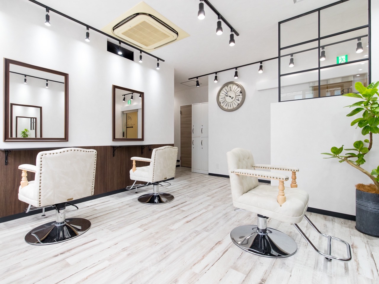 【堺東】≪完全週休2日制≫≪19時退勤OK≫≪パート・アルバイト募集OK≫デザインカラーやハイトーンカラーをメインにしたヘアサロン！「Belle hair Design（ベルヘアーデザイン）」からスタイリスト（美容師）の求人☆★☆