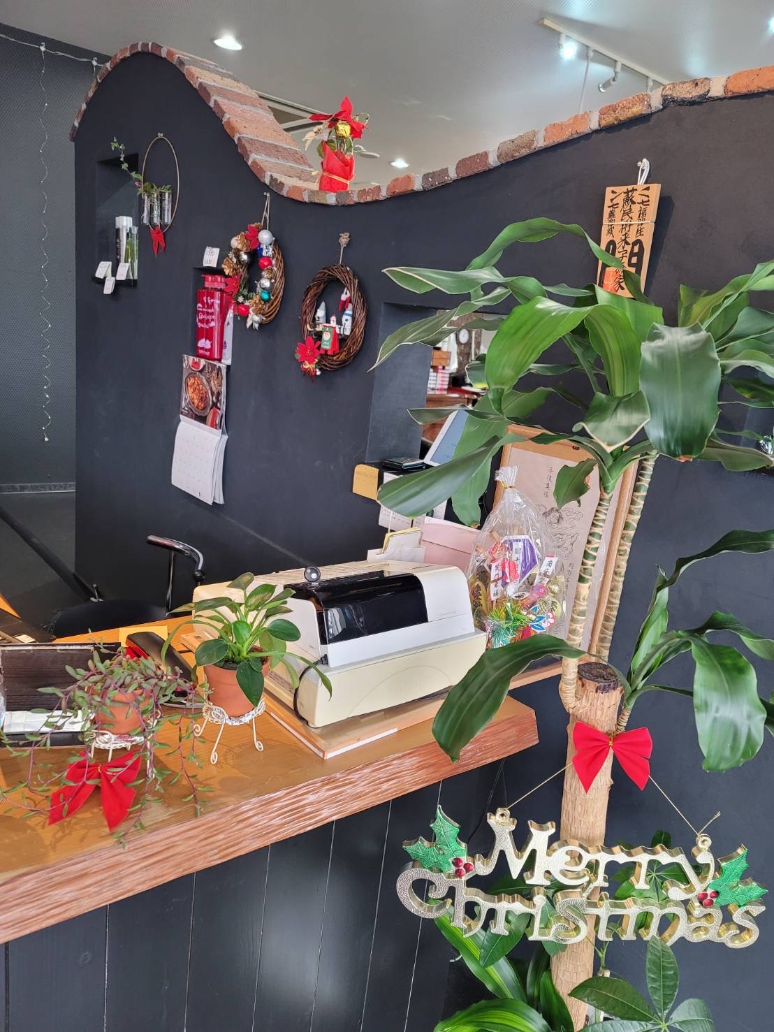 【田主丸】≪パートアルバイト大募集・時給1057円～・16時までの退勤OK≫地域密着型で幅広い世代のお客様と関わります！！アットホームでチームワーク抜群！！サロンワーク中心のヘアサロン「SHIMA美容室（シマビヨウシツ）」からスタイリスト（美容師）の求人☆☆