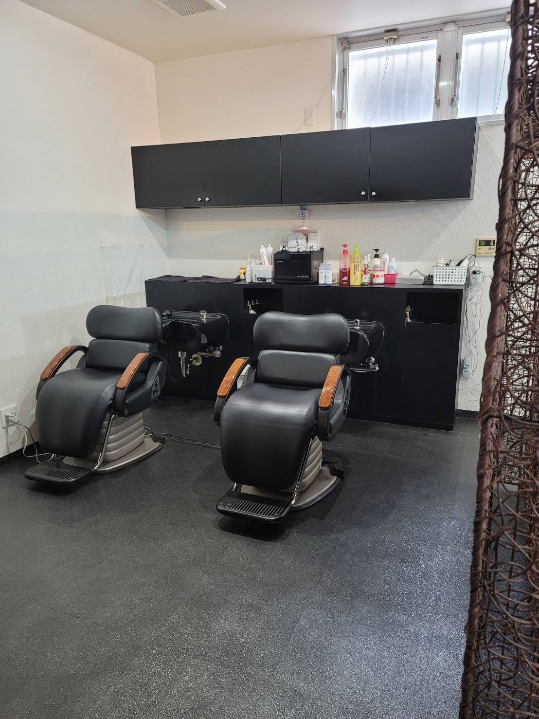 【田主丸】≪パートアルバイト大募集・時給1057円～・16時までの退勤OK≫地域密着型で幅広い世代のお客様と関わります！！アットホームでチームワーク抜群！！サロンワーク中心のヘアサロン「SHIMA美容室（シマビヨウシツ）」からスタイリスト（美容師）の求人☆☆