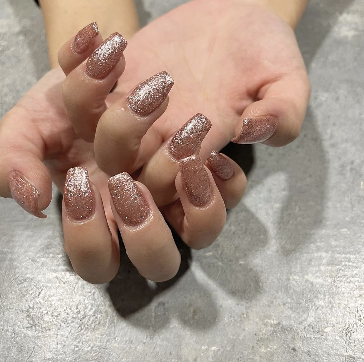 【本町】≪完全週休2日制≫≪社会保険完備≫≪土日休み相談OK≫≪髪型ネイル自由≫条件が整っているので、安心して長く働ける環境です！「etorca（エトルカ）」からネイリスト（ネイル）の求人☆☆