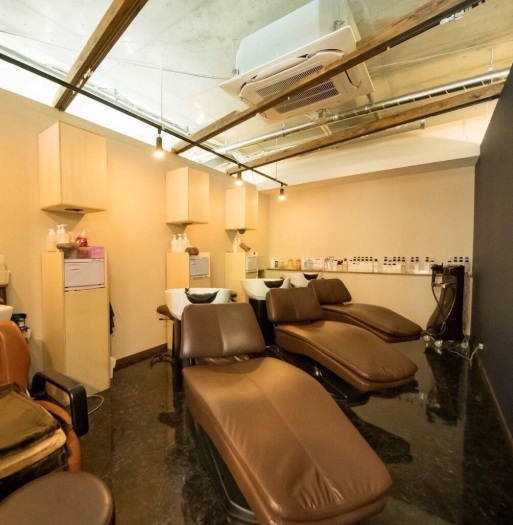 【赤坂大手門】≪最低保証給あり・土日祝のお休みOK≫スタッフみんなが働きやすい環境を目指している「Nicca by leon（ニッカバイレオン）」からスタイリスト（美容師）の求人☆★