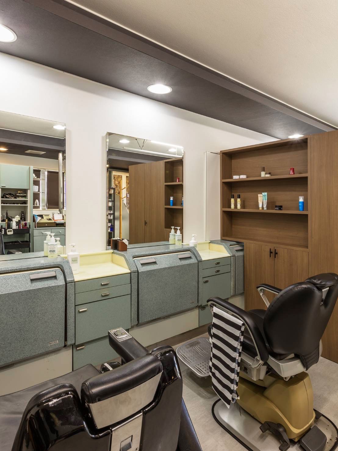 【門真南】≪スタイリストは月給25万円～≫≪完全週休二日制≫≪ウィッグ支給あり≫≪学費補助あり≫≪シェービングを学びたい方も歓迎≫お休みが多くプライベートも充実！マンツーマンで一人のお客様に集中して接客できるサロンです。技術はもちろん、カウンセリングにもこだわっています！「hairsalon JIBU（ヘアーサロンジブ）」から理容師（技術者・見習い）の求人☆★