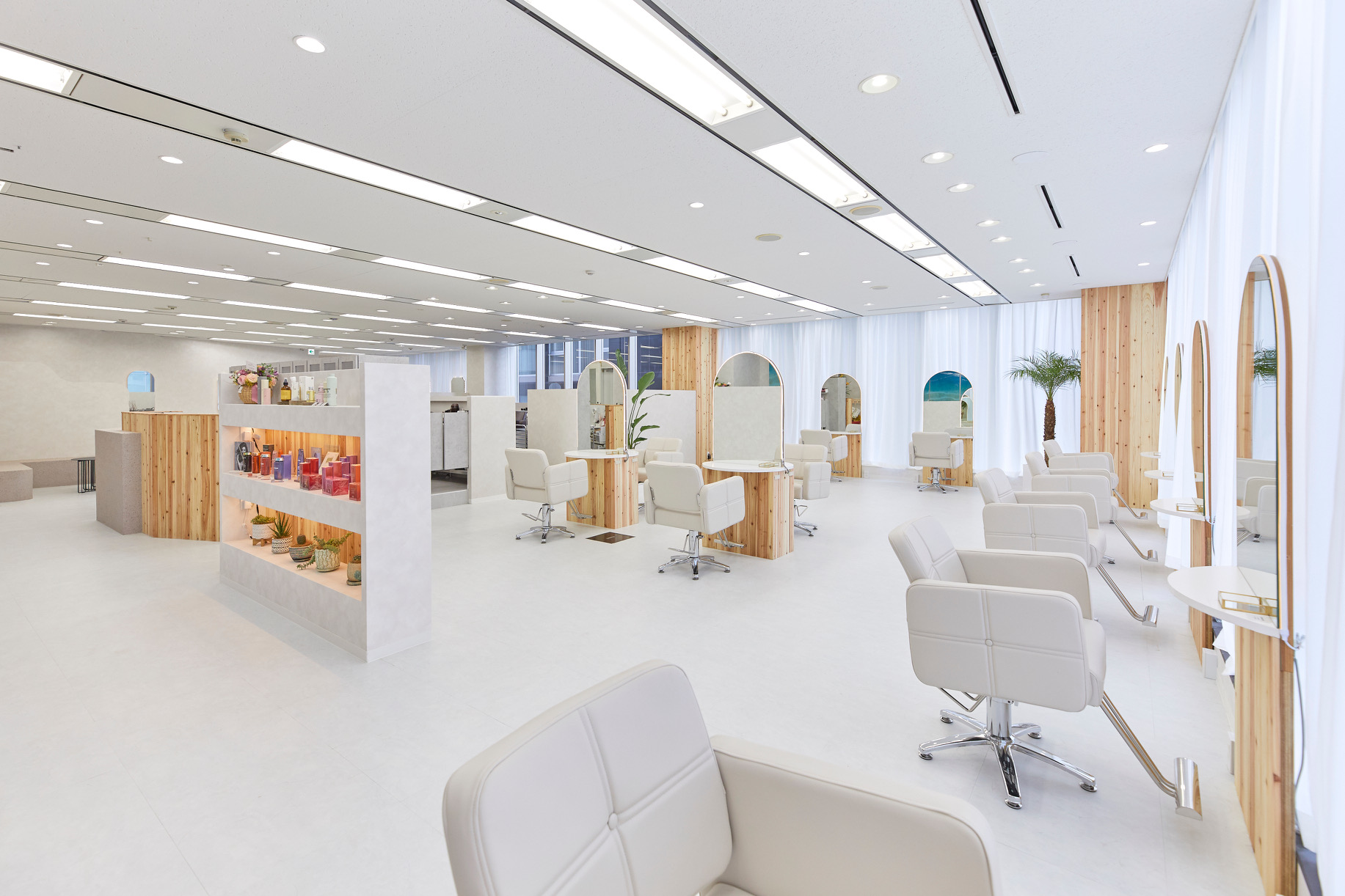 【心斎橋】≪2024年2月にリニューアルオープン≫≪社会保険完備≫≪月8日休み≫≪有給休暇あり≫20～30代のお客様がメイン！トレンドや韓国スタイル、メンズスタイルなど幅広く学べるサロン！個人で自己ブランディングが出来るようになるトレンド発信サロン。高単価で無理なく入客してもらえます。「SWELL（スウェル）」からスタイリスト（美容師）の求人☆★