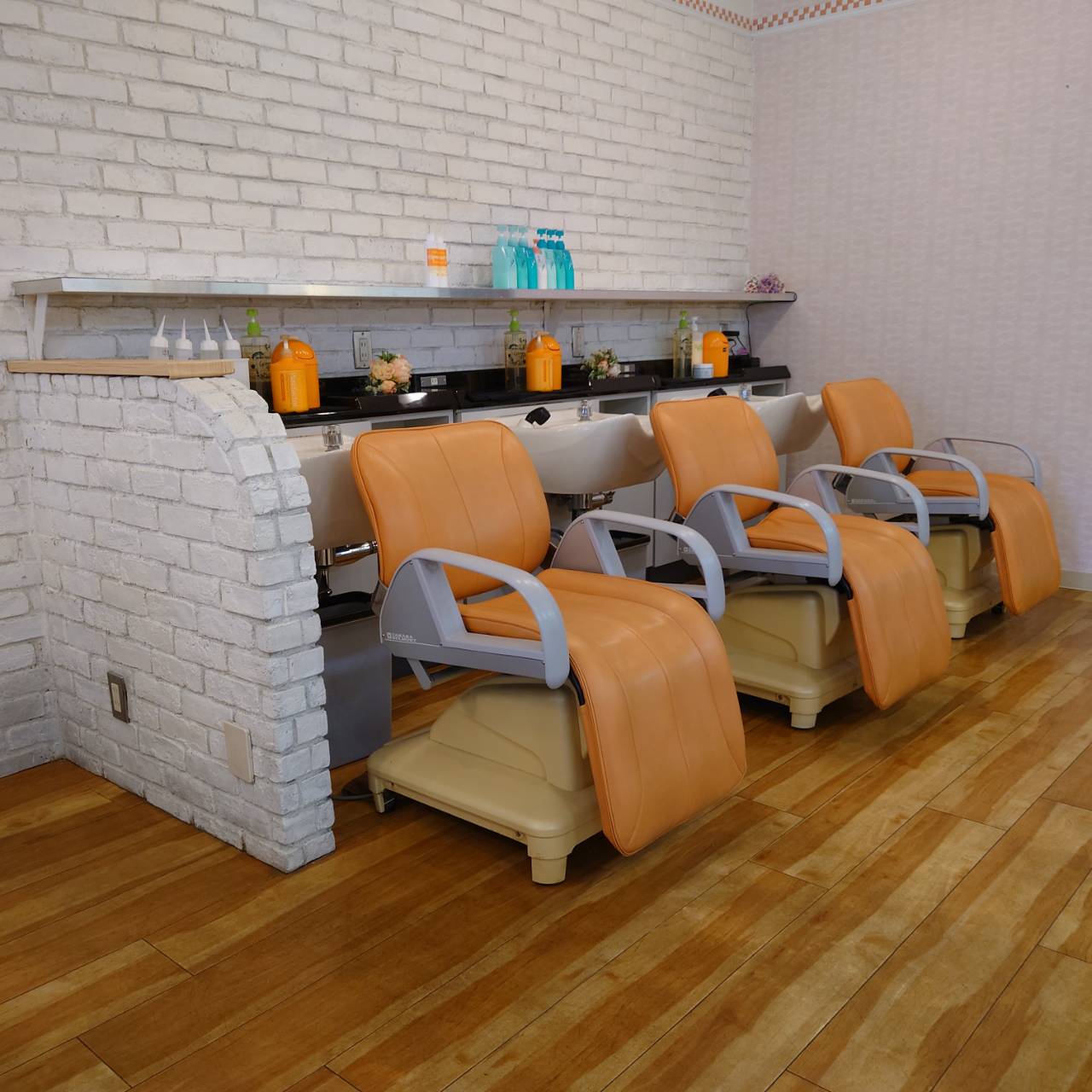 【桜井駅前】≪社会保険完備≫駅前すぐの地域密着理美容サロン！幅広い年代のお客様に人気です！パート勤務もOK！「Lamie Kansai 桜井店（ラミ カンサイサクライテン）」からスタイリスト（美容師・理容師）の求人☆★