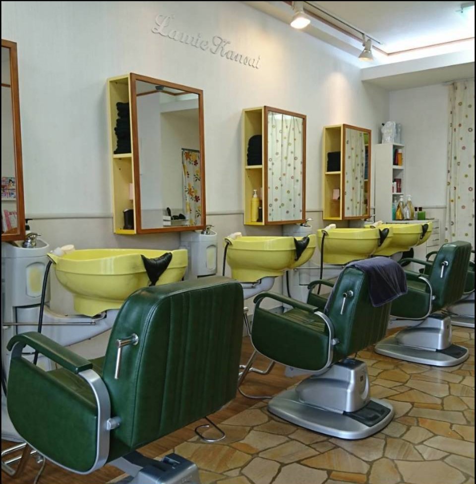 【橿原神宮前駅】≪社会保険完備≫駅前すぐの地域密着理美容サロン！幅広い年代のお客様に人気です！パート勤務もOK！「Lamie Kansai 神宮前店（ラミ カンサイジングウマエテン）」からスタイリスト（美容師・理容師）の求人☆★