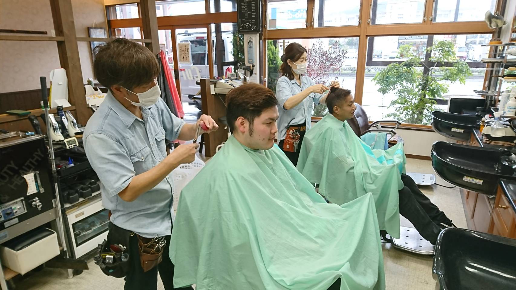 【葛本町】≪社会保険完備≫地域密着の理容室!幅広い年代のお客様に人気です!パート勤務もOK!「CUT TAIL 葛本店(カットテイルクズモトテン)」からスタイリスト(理容師)の求人☆★