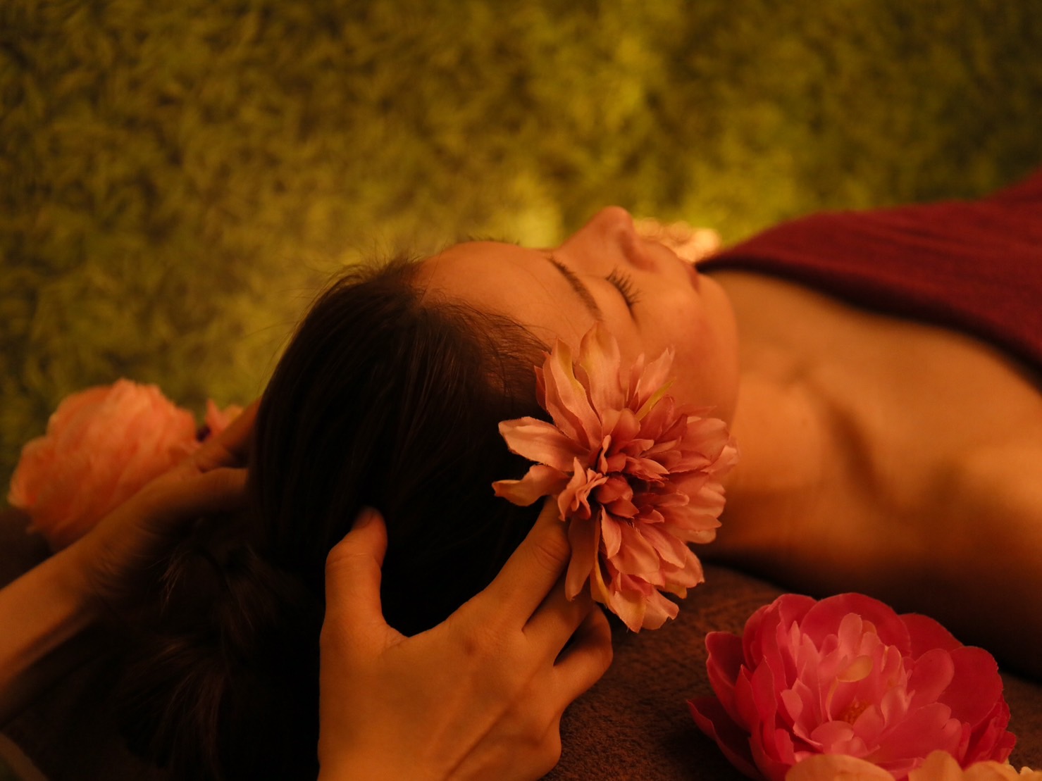 【関内】≪完全週休2日制・実働8時間制・指名料全額バック≫豊富なメニューと整った研修制度でスキルアップできる！長く働きやすい環境が整っています！「PLATINUM AROMA 横浜関内店（プラチナムアロマヨコハマカンナイテン）」からエステティシャンの求人☆☆