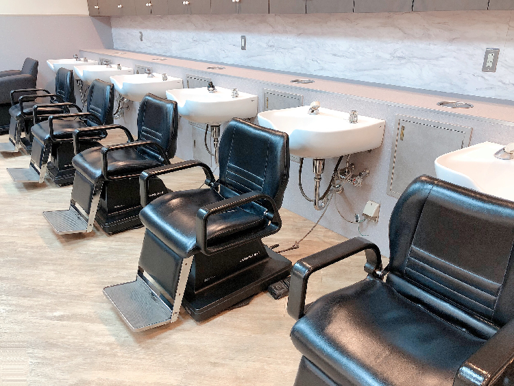 【池袋】≪完全週休2日制・20時までに退勤可能・着付けあり≫最短2年でのデビューも目指せる！確かな技術力と髪に優しい施術で人気の老舗美容院「CANNON 池袋東武店（キャノンイケブクロトウブテン）」からアシスタント（美容師）の求人☆★