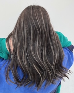 【比叡山坂本】≪月給20万円～≫≪月8日休み≫≪土日休みOK≫最短2年でスタイリストデビュー可能！20～30代のお客様がメインのサロン！「REVE（レーヴ）」からアシスタント（美容師）の求人☆★