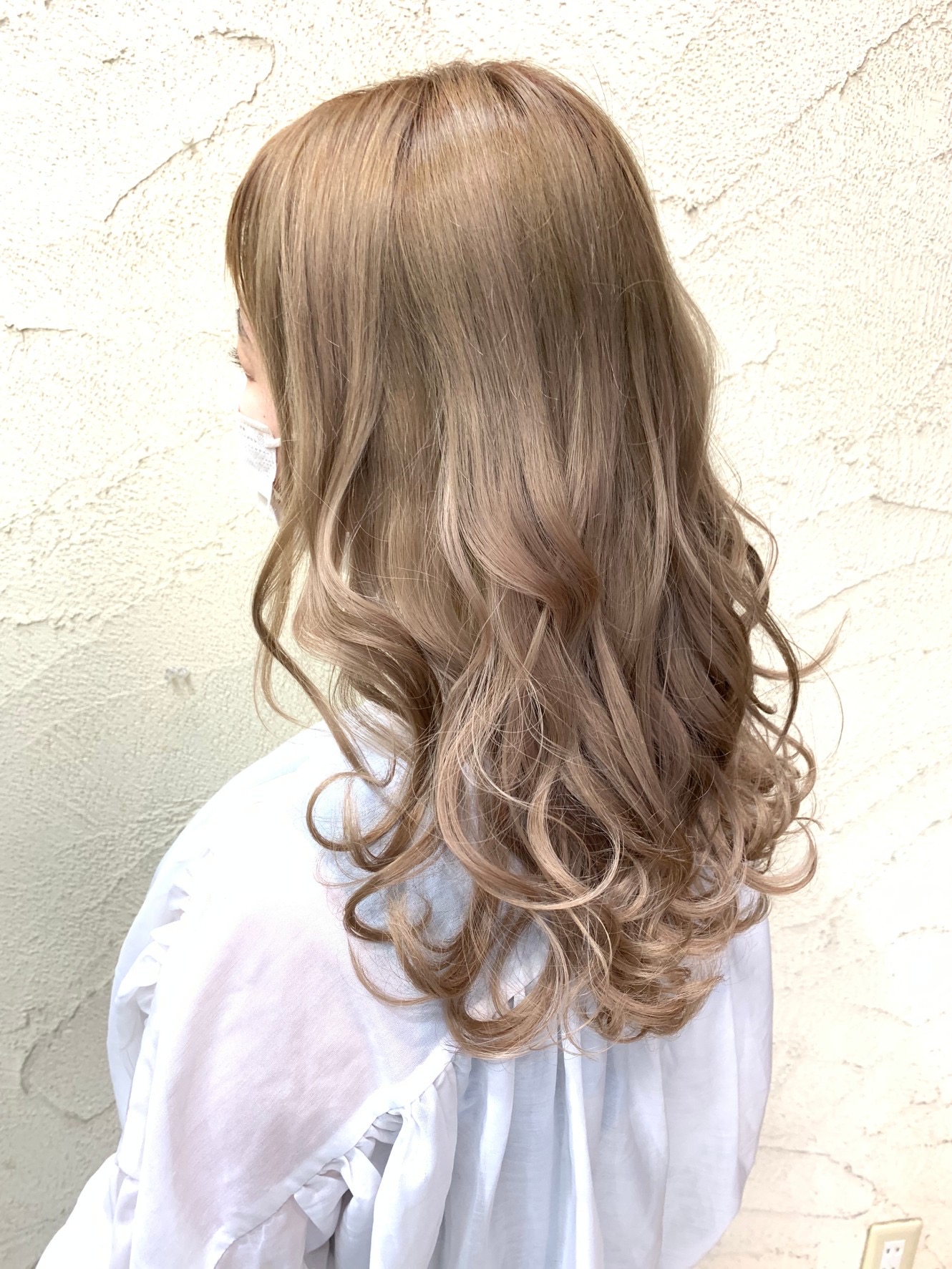 【讃岐塩屋】≪月給21万／社会保険完備／土日休みもOK≫カラーが得意な女性サロン！髪質改善など幅広いメニューで地域のお客様から
人気！長年通ってくれるお客様が多数の人気サロンです「tutti（トゥッティ）」からアシスタント（美容師）の求人☆★☆