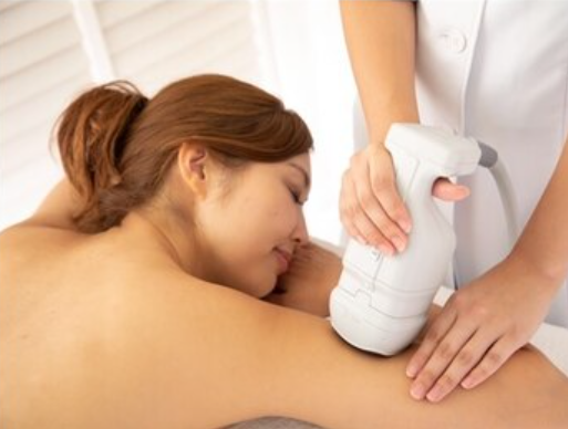 【恵比寿】≪ノルマなし！・客層20代メイン・営業時間内研修≫完全個室で施術できる！日本でも珍しい最新マシンの取り扱いで大人気！「salon vary 広尾（サロンヴェアリーヒロオ）」からエステティシャンの求人☆☆