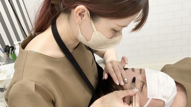 【栄】◆実働8時間・完全週休2日制・社会保険完備・未経験OK◆働きやすい環境づくりに尽力！スタッフの意見も通りやすく、長く活躍できるサロンです！「パリジェンヌ＆まつエク＆アイブロウ Sacco（パリジェンヌアンドマツエクアンドアイブロウサッコ）」からアイリスト（アイデザイナー・まつ毛エクステ）の求人★☆