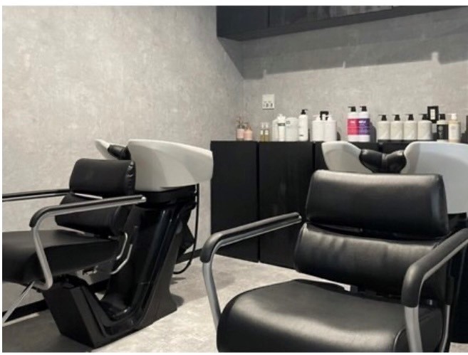 【姫路駅】≪インボイスは店負担≫≪正社員でも休み日数自由に選択できる！≫≪土日休みOK≫≪社会保険加入可能≫≪独立支援制度あり≫≪実働8時間≫≪業務委託・パートアルバイトは完全自由出勤≫自分の希望に合わせた働き方が実現可能！デザインカラーがよく出るサロン！「HAIR SMILE COEUR（ヘアースマイルクー）」からスタイリスト（美容師）の求人☆★