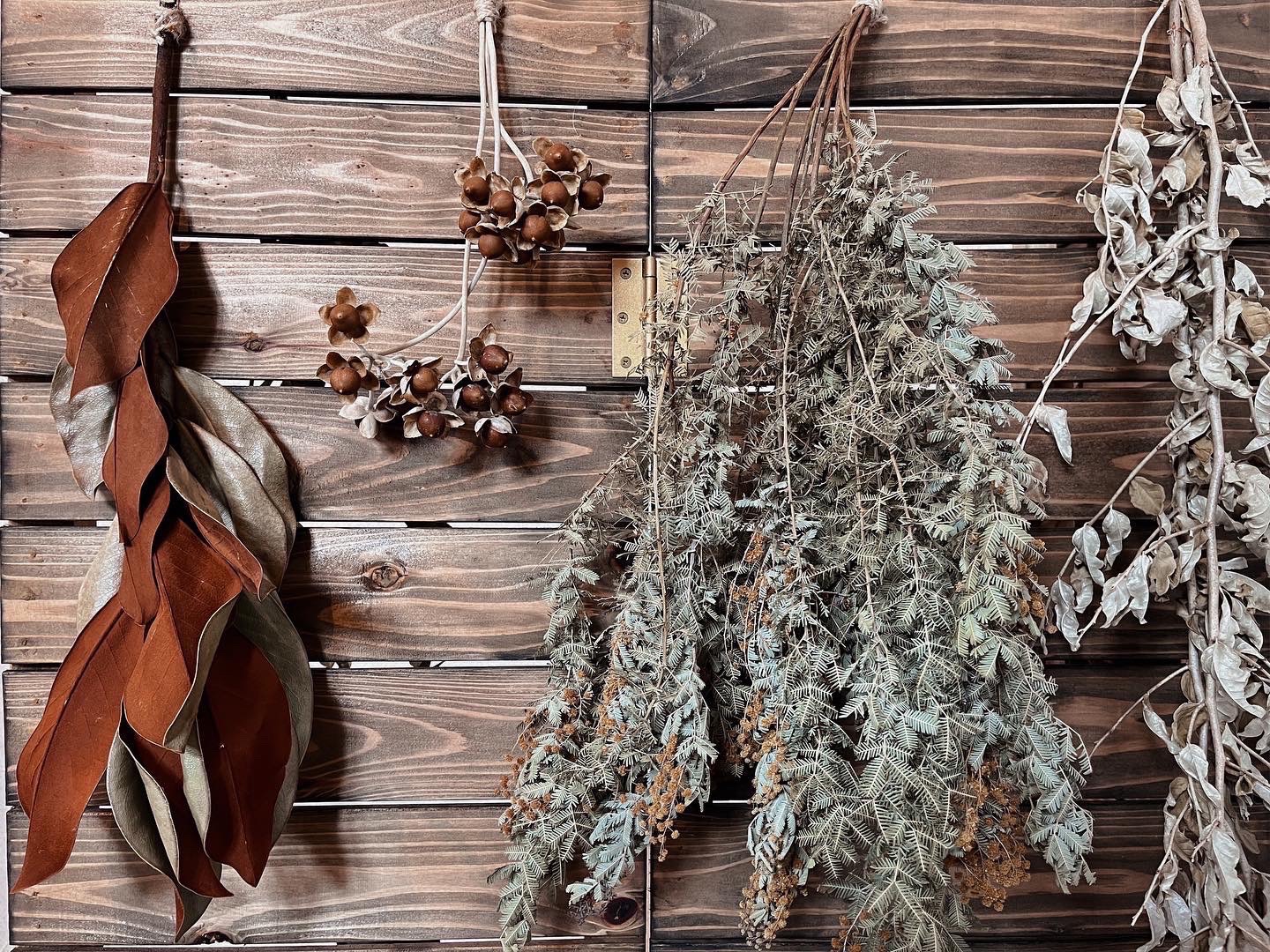 【今泉】≪プライベート充実OK・高収入も狙える≫業務委託なら売上により最大60%還元!面貸しは最大70%還元。顧客を活かし高収入を狙えます!集客好調のため、入客に不安な方も安心!!自分の時間を大事にしたいなら時短勤務可能!!施術・予約時間は無理のないように確保し、お客様の掛け持ちは基本無し!!最低保障1日1万円がある業務委託ヘアサロン「fam.(ファム)」からスタイリスト(美容師)の求人☆★