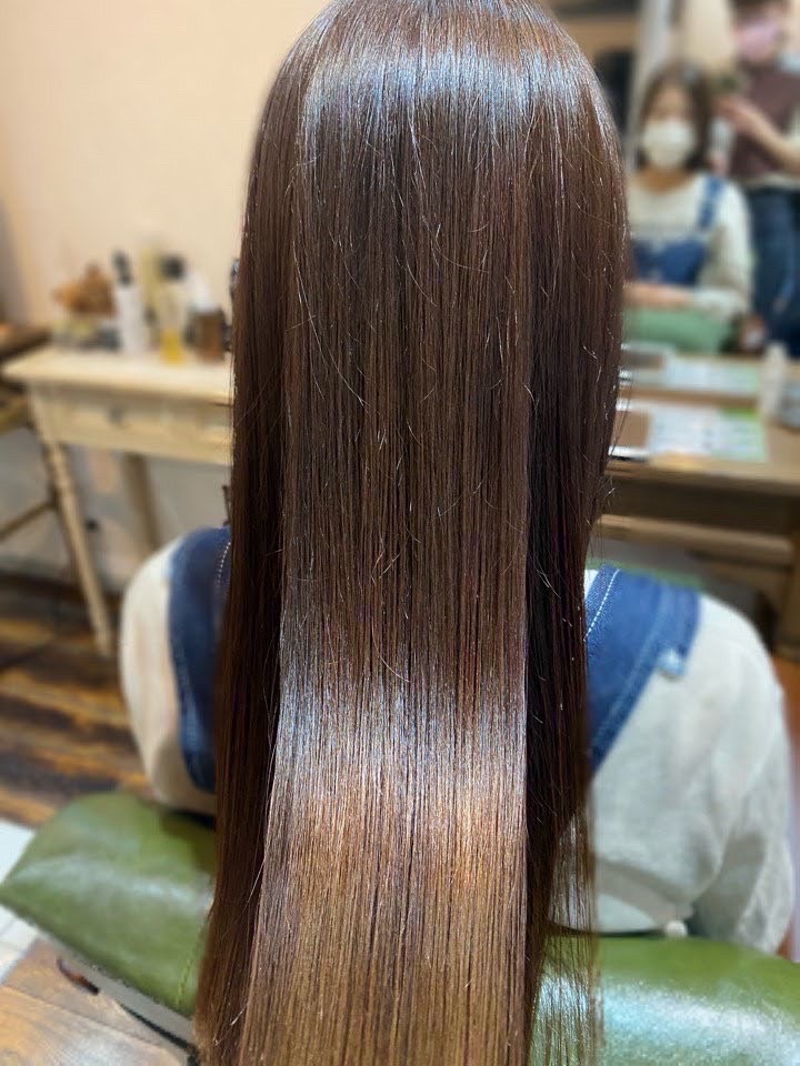 【南茨木】≪平均退社時間18時台≫≪時短勤務もOK≫≪髪質改善、ヘッドスパに注力≫≪マンツーマン施術≫≪カットカラートリートメント2時間半枠≫スタッフファーストの環境であなたの美容師経験を活かせます!「hana hair(ハナヘアー)」からスタイリスト(美容師)の求人☆★☆