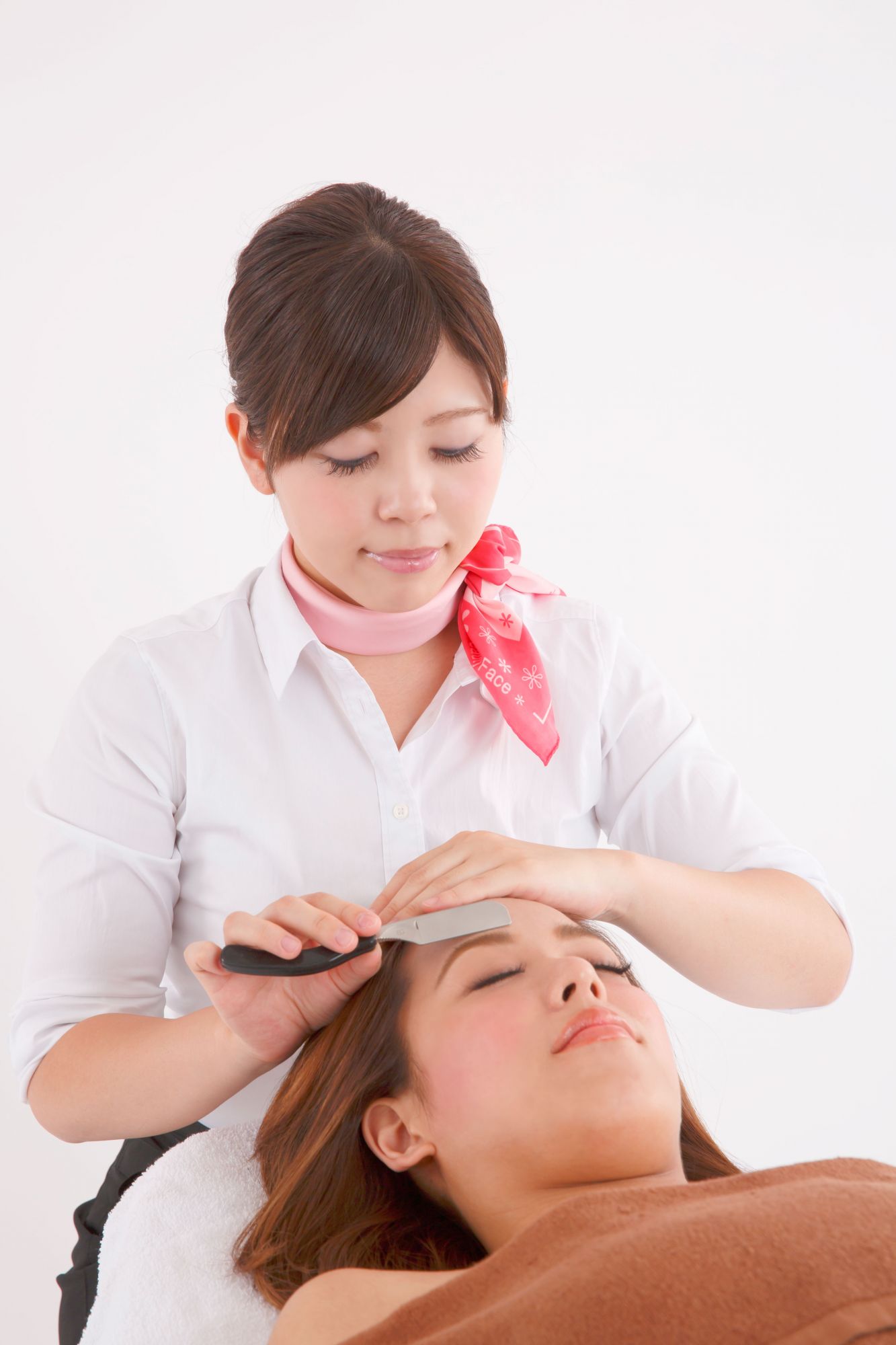 【草津駅】≪経験者月給23万円≫≪社会保険完備≫≪有給休暇あり≫≪産休育休制度≫など女性が長く働ける環境を整えています！Wワーク希望の方も歓迎「Beauty face 近鉄百貨店草津店（ビューティーフェイスキンテツヒャッカテンクサツテン）」から理容師（シェービング）の求人☆☆