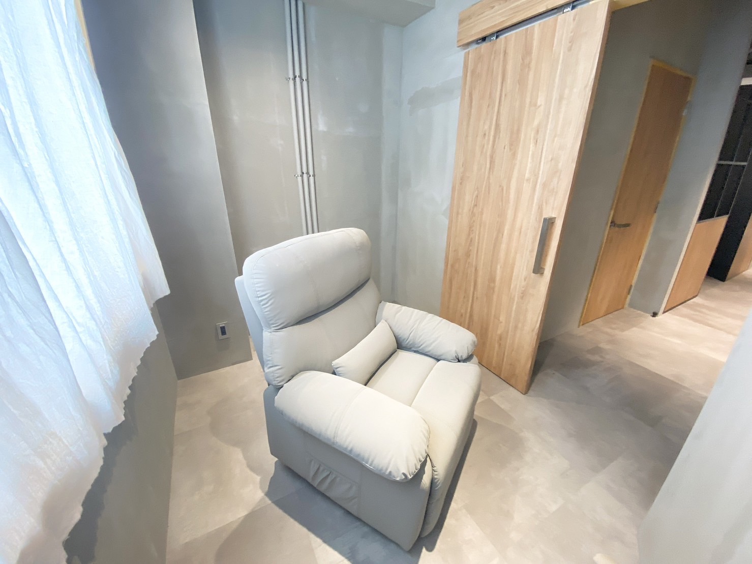 【西小倉駅】≪社会保険完備・月8日休み・まつ毛メニューも学べる・入客チャンスあり・高還元率≫正社員と業務委託の選択可能!!一人ひとりのお客様と向き合った施術のできる高単価ヘアサロン「Bon Male hair(ボンマールヘアー)」からスタイリスト(美容師)の求人☆★