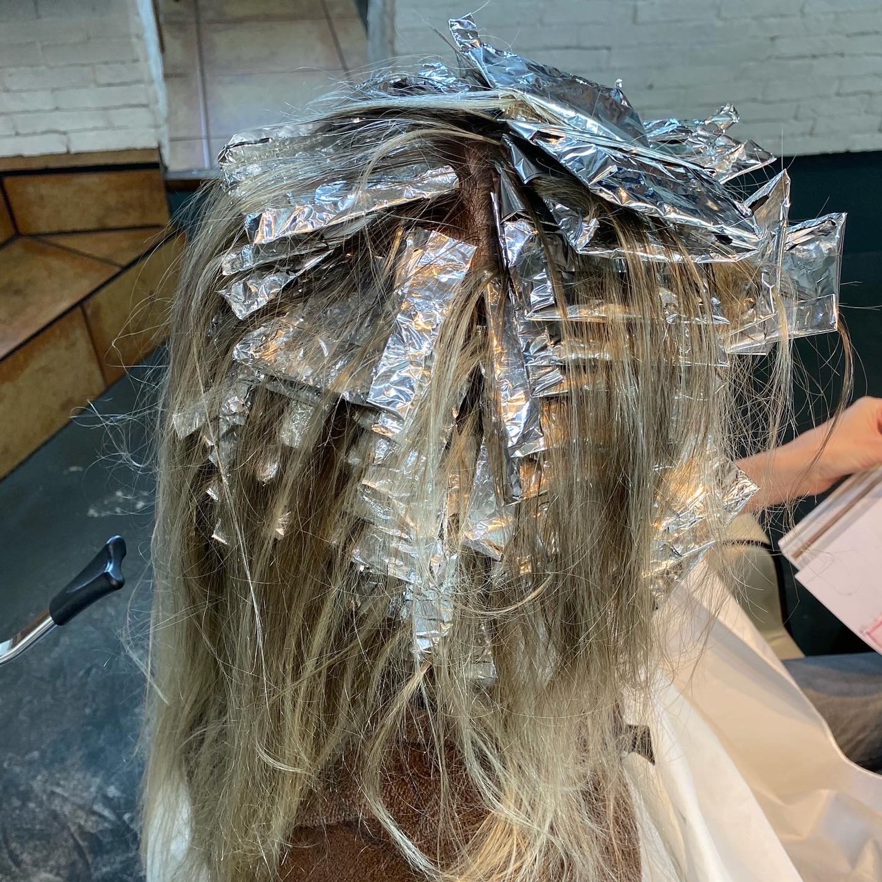 【石垣島】≪実働8時間・営業時間は18時迄・完全週休2日制・毎週日曜日と月曜日が定休日・選べる働き方≫安心して長く勤務できる環境で子育て中のママさんも活躍中！！心地の良い空間が定評のヘアサロン「Re-ty Hair and Make（リティヘアーアンドメイク）」からスタイリスト（美容師）の求人☆★