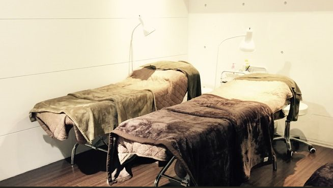 【センター南】≪産休育休実績あり・休日数選択制・髪型ネイル自由≫整った研修制度で未経験の方でも安心!プライベートとの両立ができるサロン「Lnail×Blanc 港北東急S.C.(エルネイルブランコウホクトウキュウエスシー)」からアイリスト(まつ毛エクステ・アイデザイナー)の求人☆☆