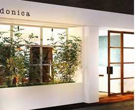 【初芝】≪月給20万円～≫≪完全週休2日≫≪社会保険完備≫アンティーク調の可愛いお店です！撮影など色々なことに前向きにチャレンジしていけますよ！「donica（ドゥニカ）」からアシスタント（美容師）の求人☆★☆