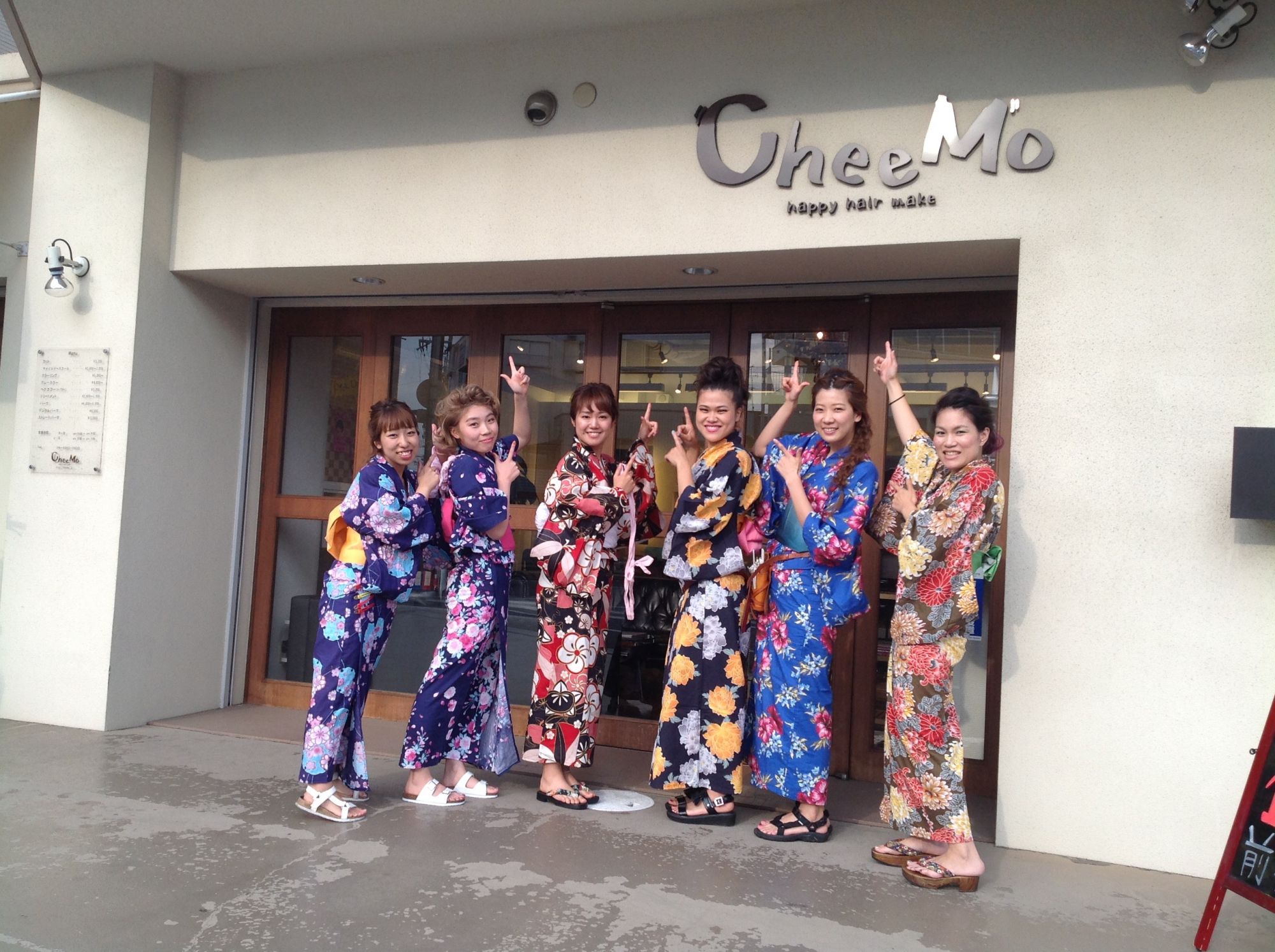 【清水】月8日休み・社会保険あり!着付け・セット・メイク・撮影…幅広く学んで将来「何でもできる美容師」さんに♪みんなで意見を出し合うので、風通しもよくスタッフ仲もバッチリ!接客力向上にも熱心なサロン「Cheemo(チーモ)」から、アシスタント(美容師)の求人☆☆