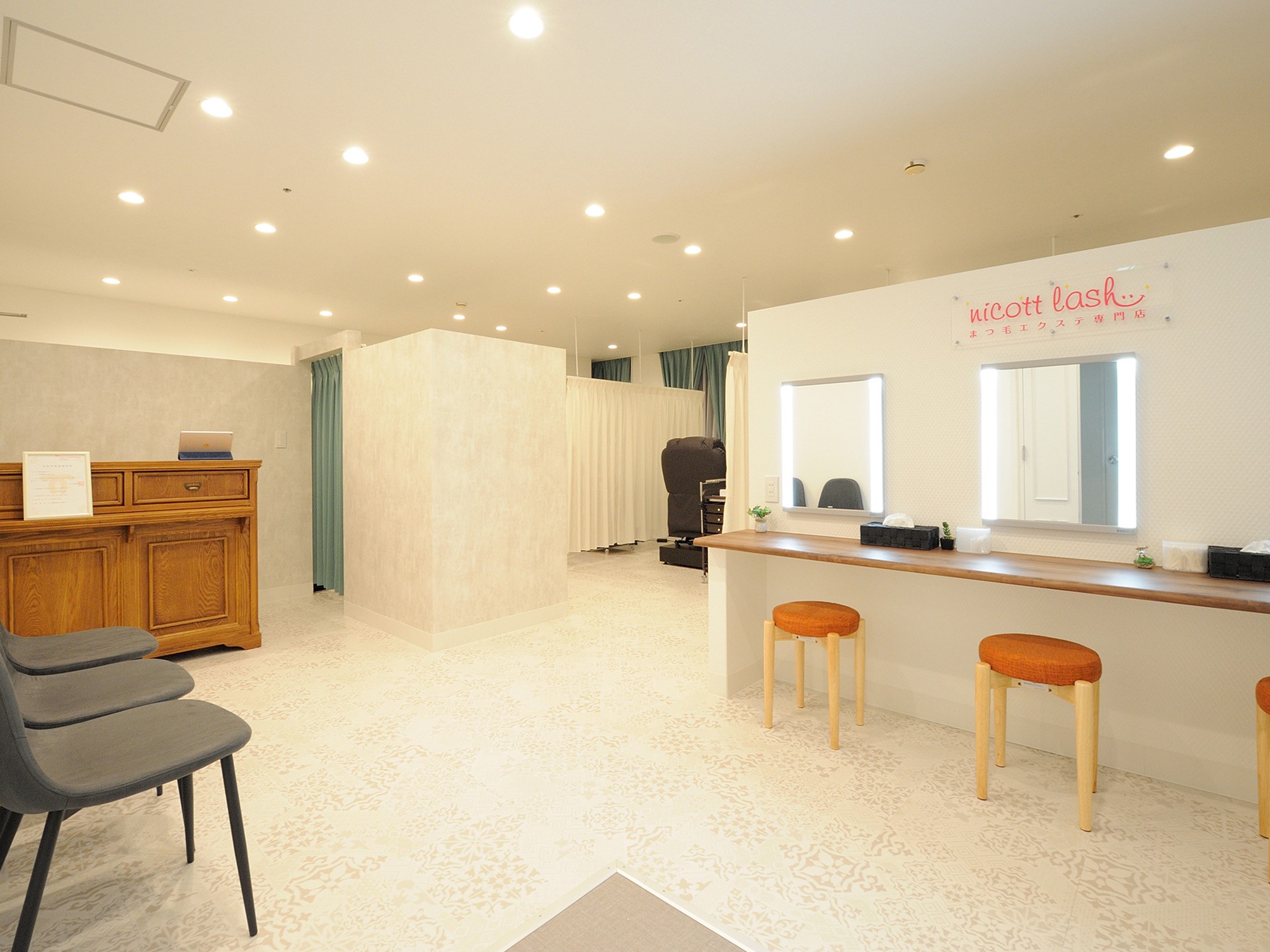 【三ノ宮】≪実働8時間≫≪社会保険完備≫≪土日休みは月2回まで可能≫≪毎月3連休可能≫頑張った分はしっかり歩合で還元されるのでやりがいを感じながらお仕事をしていただけます!「nicott lash 神戸三宮店(ニコットラッシュコウベサンノミヤテン)」からアイリスト(アイデザイナー・まつ毛エクステ)の求人☆☆