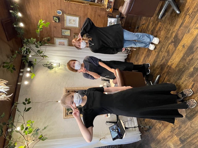 【福間駅前】≪週休2日・実働7時間・営業17時まで・土日休みの相談OK≫交通費orガソリン代全額支給(駐車場完備)スタッフにとってもひだまりのようなサロンを目指しています。あなたのなりたいを叶えるヘアサロン「hair&make SOLA'tio(ヘアーアンドメイクソラティオ)」からアシスタント(美容師)の求人☆★☆