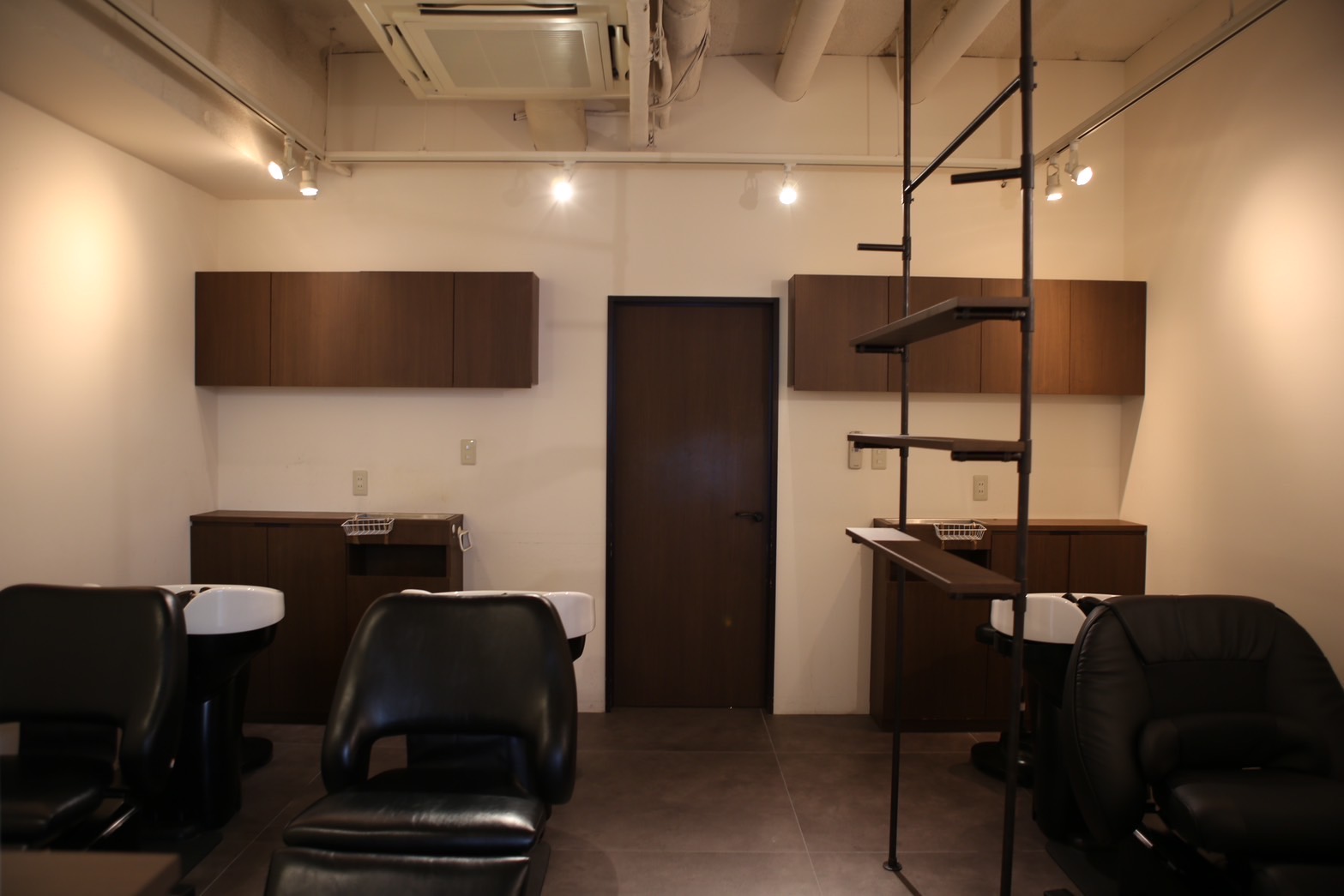 【放出】≪客単価1万円程の高単価サロン≫全国で数人しかいない髪の病院認定サロン!住宅手当や家族手当があり働きやすい環境!セミナー費用の負担もあるのでスキルを磨きたい方にもオススメ!「Remix hair(リミックスヘア)」からスタイリスト(美容師)の求人☆★