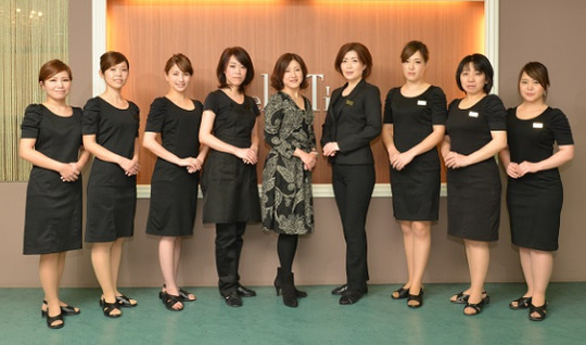 【フラワータウン】≪社会保険完備≫≪有給休暇有り≫≪19時クローズ≫安定した就業時間で人間関係も良いのが魅力的！！19時にはクローズでプライベートも充実「Relax Time（リラックスタイム）」からアイリスト（アイデザイナー・まつ毛エクステ）の求人☆☆