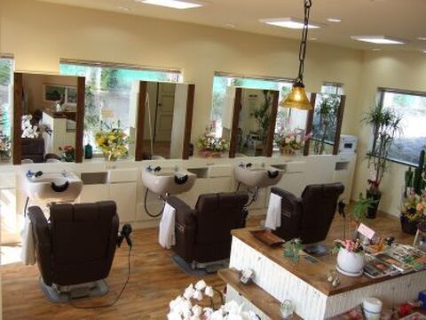 髪切屋（カミキリヤ）