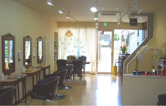 諏訪美容室 諏訪森駅前店（スワビヨウシツ スワノモリエキマエテン）