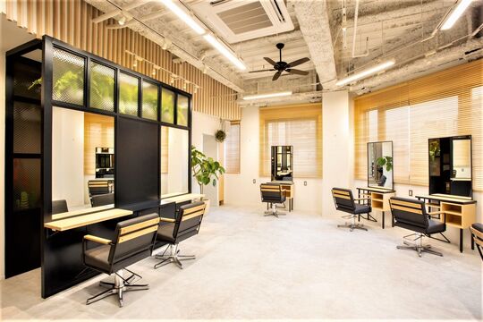 Above 銀座（アバーブ ギンザ）