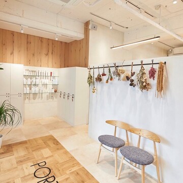 【蕨駅】◆寮あり・住宅手当あり・産休育休実績あり・有給休暇あり・社会保険完備・20時までに退勤可能◆働きやすい環境と営業時間内のレッスンで着実に成長ができます！高単価で上質なサービスを提供できるサロン「PORT 蕨店（ポートワラビテン）」からアシスタント（美容師）の求人☆★