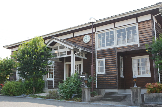 【穴太】◆社会保険完備・完全週休2日制・産休育休取得実績あり◆ご年齢、ご経験に応じた様々なキャリアプランをご用意！ワンランク上の美容師を目指せます！美容師人生をより豊かにできる環境があります「TJ天気予報 1ページ 桑名店（ティージェーテンキヨホウイチページクワナテン）」からスタイリスト（美容師）の求人☆★