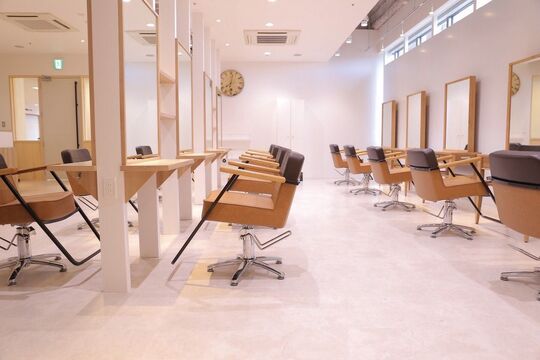 hair make Brand new〜central〜西大寺店（ヘアー メイク ブラン ニュー サイダイジテン）